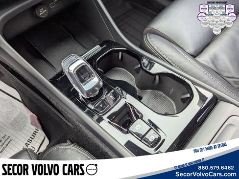 Certified 2023 Volvo XC40 B5 Plus image 17