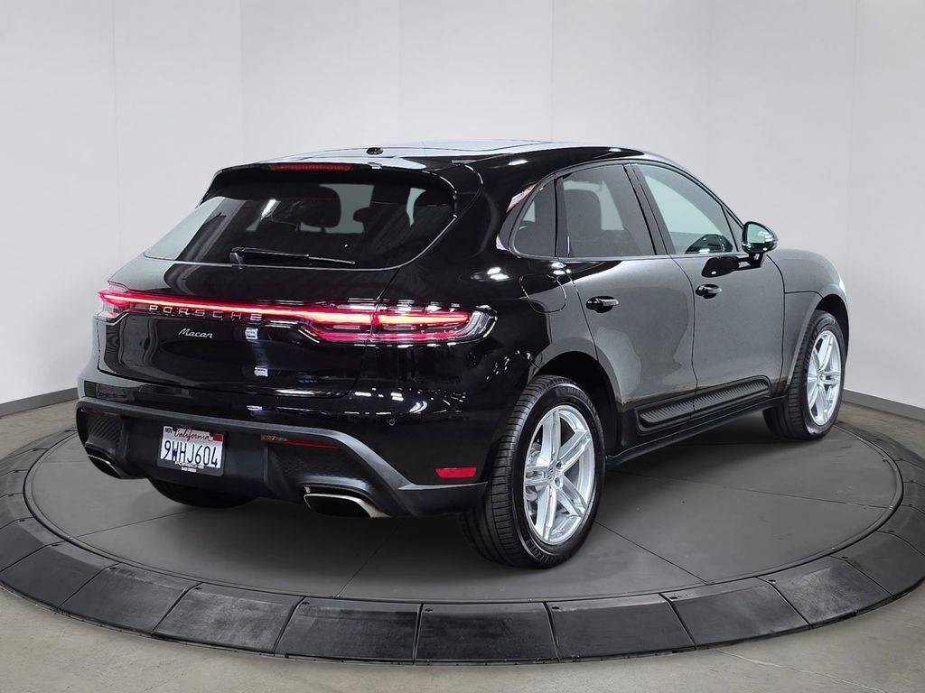 Certified 2026 Porsche Macan AWD/4WD image 7