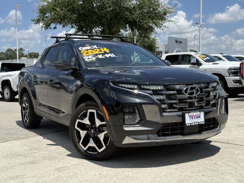 Used 2024 Hyundai Santa Cruz Limited AWD/4WD image 2