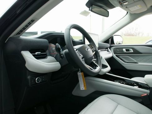 New 2026 Ford Explorer Platinum w/ LUX Leather Package image 16