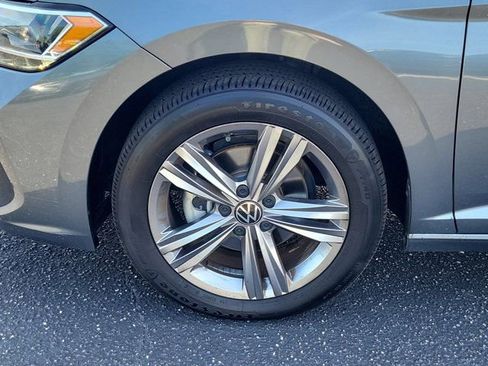 Used 2023 Volkswagen Jetta SE w/ Panoramic Sunroof Package FWD image 29