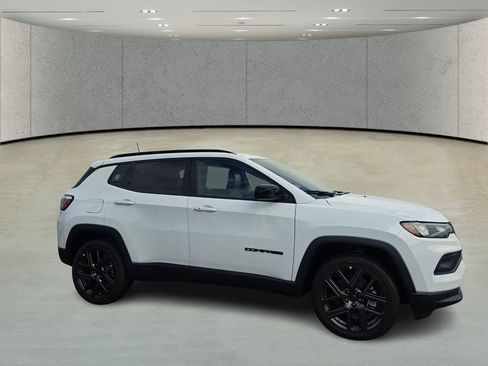 New 2026 Jeep Compass Latitude image 3