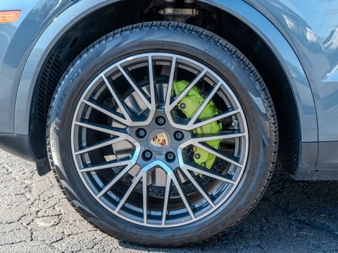 Used 2019 Porsche Cayenne E-Hybrid image 11