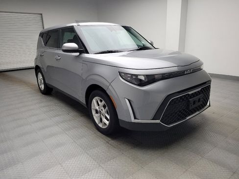 Used 2023 Kia Soul LX w/ Option Group 015 FWD image 12