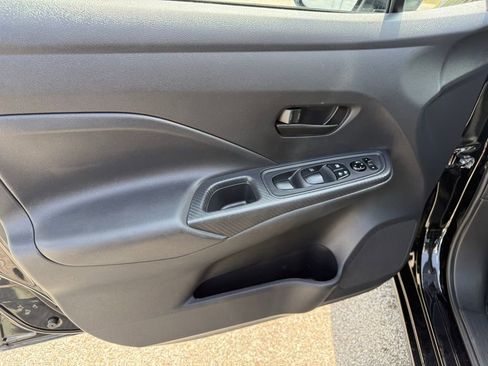 Used 2025 Nissan Versa S image 9