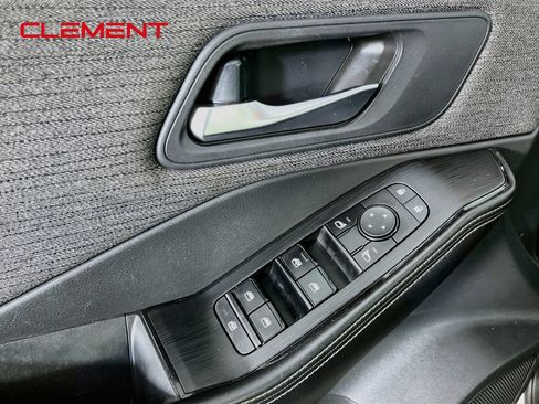 Used 2021 Nissan Rogue SV FWD image 24