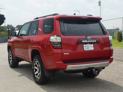 Used 2020 Toyota 4Runner TRD Off-Road Premium w/ Moonroof Package AWD/4WD image 18