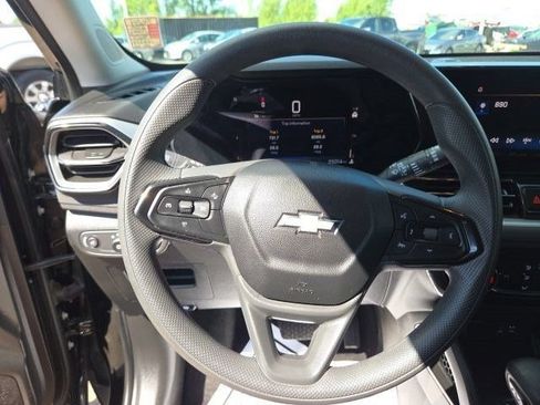Used 2025 Chevrolet TrailBlazer LT FWD image 14