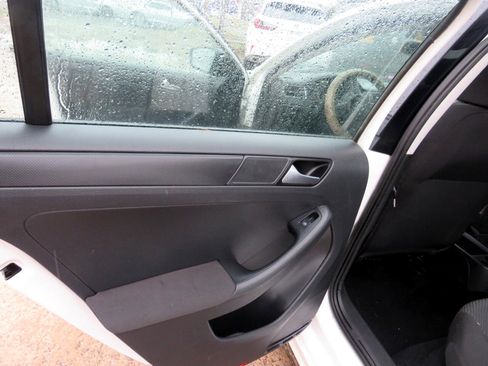 Used 2012 Volkswagen Jetta S image 19