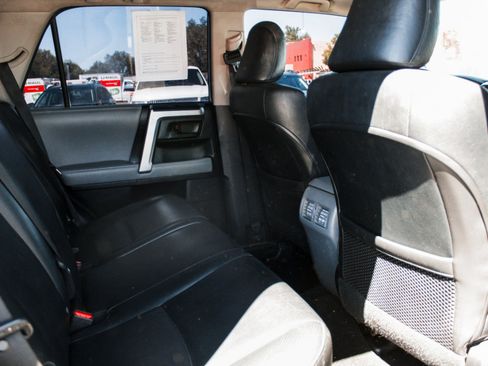 Used 2011 Toyota 4Runner SR5 w/ Premium Pkg w/Leather AWD/4WD image 27