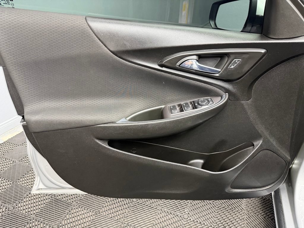 Used 2022 Chevrolet Malibu LT FWD image 36