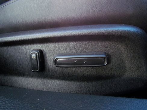 Used 2018 Honda Accord Touring image 15