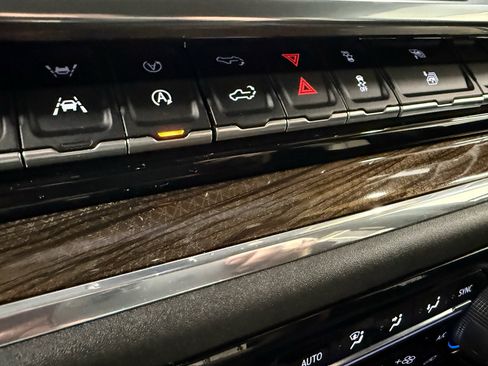 Certified 2023 Chevrolet Silverado 1500 LT AWD/4WD image 36