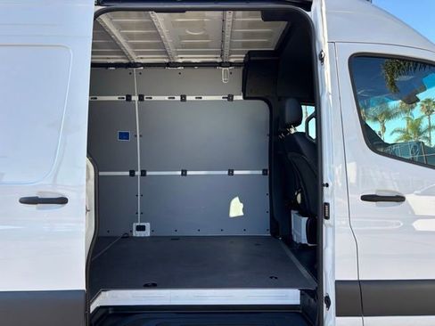 Used 2025 Mercedes-Benz Sprinter 3500 image 31