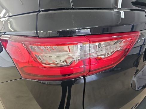 Used 2019 Chevrolet Traverse LT w/ LPO, Blackout Package AWD/4WD image 42
