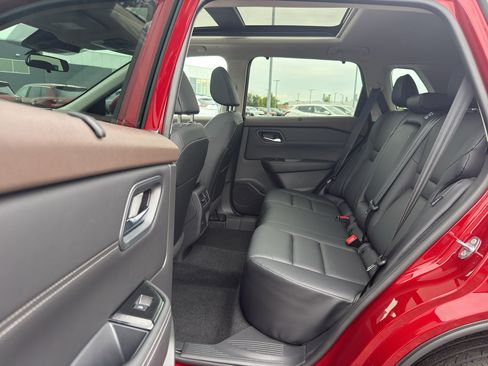 Certified 2023 Nissan Rogue SV w/ SV Premium B Package AWD/4WD image 30