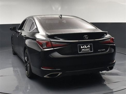 Used 2022 Lexus ES 350 F Sport image 6