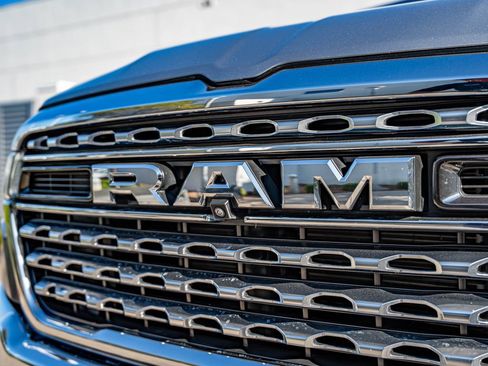 Used 2025 RAM 1500 Limited AWD/4WD image 11