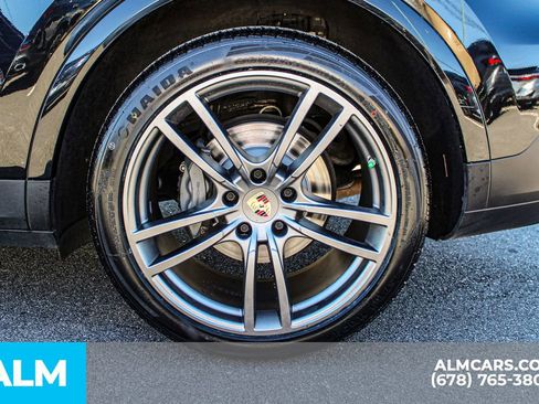 Used 2023 Porsche Cayenne S Platinum w/ Premium Package Plus image 15