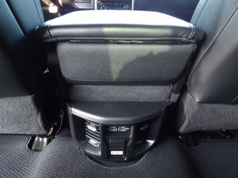 Used 2024 RAM 2500 Laramie AWD/4WD image 39