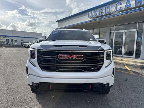 Used 2022 GMC Sierra 1500 AT4 w/ AT4 Premium Package image 2