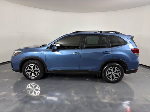 Used 2021 Subaru Forester Premium AWD/4WD image 6