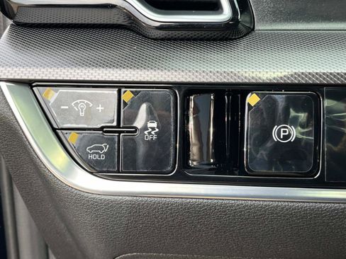 New 2025 Kia Sportage SX FWD image 29