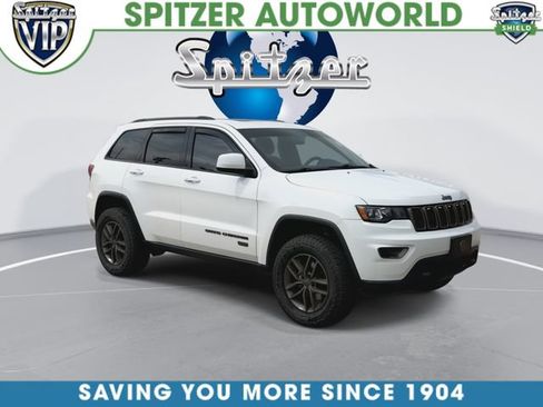 Used 2016 Jeep Grand Cherokee Laredo 75th Anniversary AWD/4WD image 3
