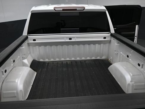 Used 2019 GMC Sierra 1500 SLT RWD image 9