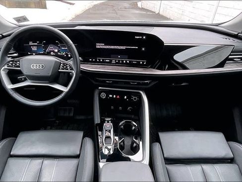 Certified 2025 Audi Q5 Premium Plus w/ Premium Plus image 15