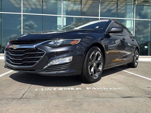 Used 2022 Chevrolet Malibu LT FWD image 2