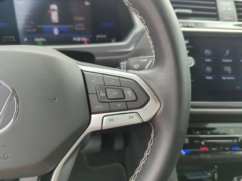 Used 2023 Volkswagen Tiguan SE image 22