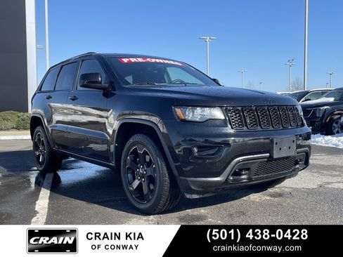 Used 2018 Jeep Grand Cherokee Laredo image 1