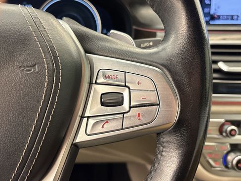 Used 2016 BMW 750i image 24