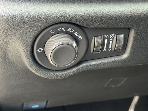 New 2026 Chrysler Voyager LX image 17