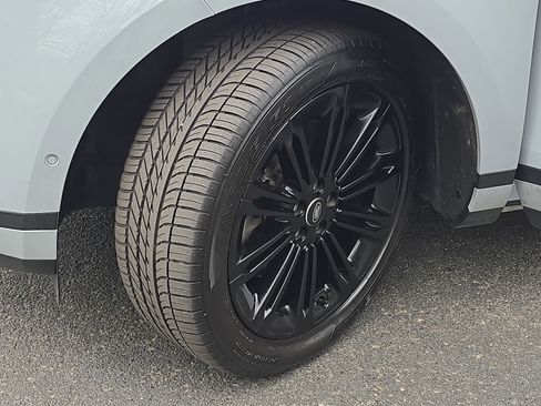 Used 2025 Land Rover Range Rover Evoque S image 33