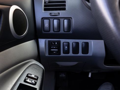 Used 2014 Toyota Tacoma PreRunner image 27