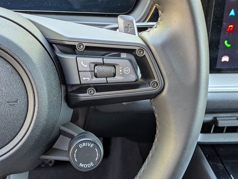 Certified 2025 Porsche Cayenne AWD/4WD image 19