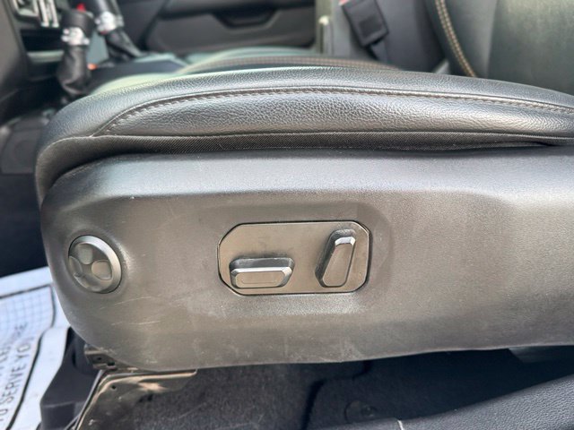 Used 2024 Jeep Wrangler Unlimited Sahara w/ Technology Group AWD/4WD image 9