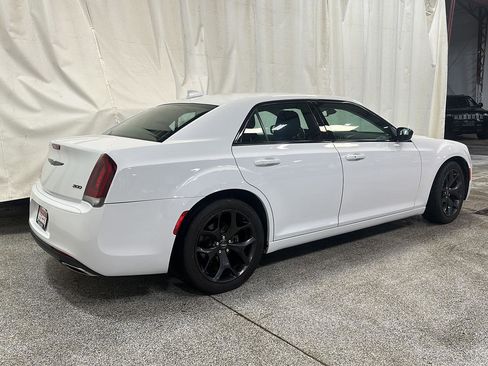Used 2021 Chrysler 300 Touring w/ Sport Appearance Package RWD image 5