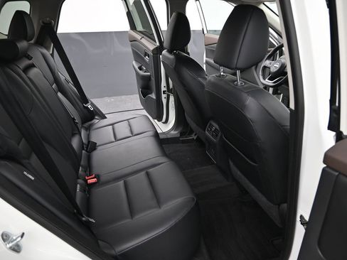 Used 2023 Nissan Rogue SV w/ SV Premium Package image 24