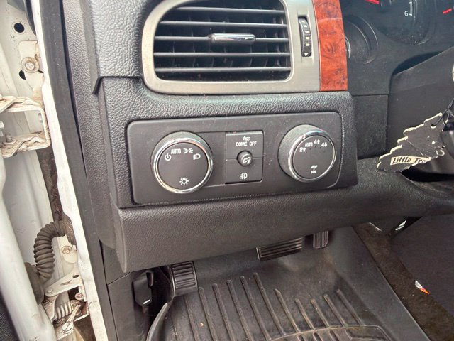Used 2013 Chevrolet Suburban LTZ AWD/4WD image 12