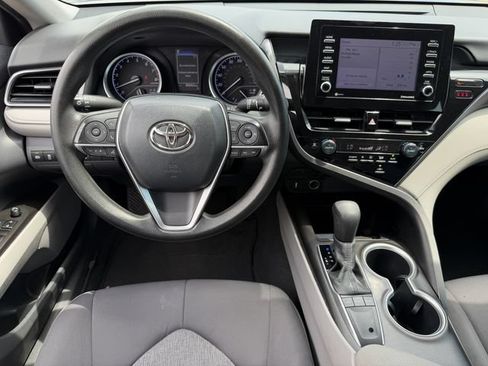 Used 2022 Toyota Camry LE w/ Convenience Package FWD image 11