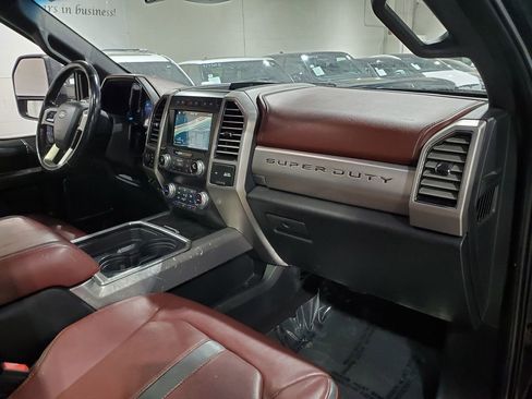 Used 2019 Ford F250 Platinum w/ Platinum Ultimate Package AWD/4WD image 15