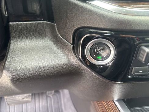 Used 2025 GMC Sierra 1500 Elevation w/ Preferred Package image 19