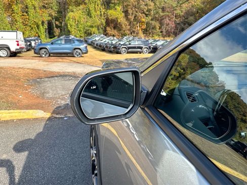 New 2026 Chevrolet Traverse High Country image 11