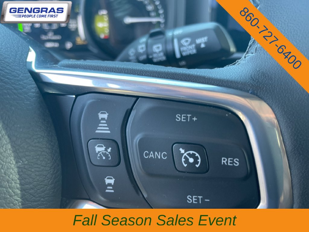 Used 2025 Jeep Wrangler Unlimited Sahara AWD/4WD image 51