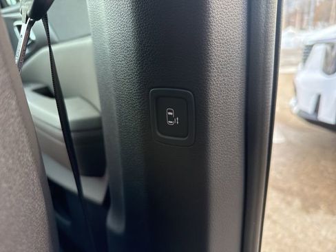 New 2026 Kia Carnival EX image 17