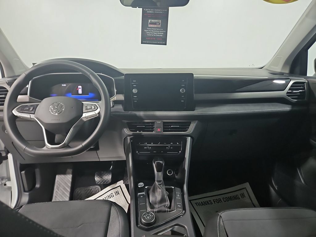 Certified 2026 Volkswagen Taos SE AWD/4WD image 17