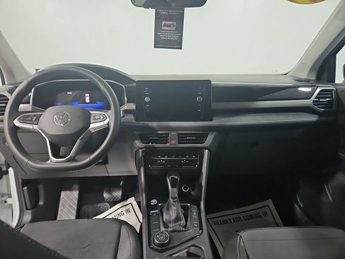 Certified 2026 Volkswagen Taos SE AWD/4WD image 17